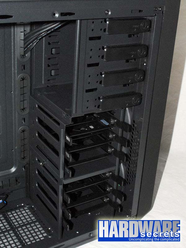 Обзор BitFenix Raider